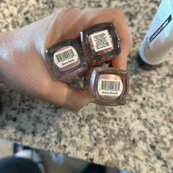 Londontown - Picture 2 of 2